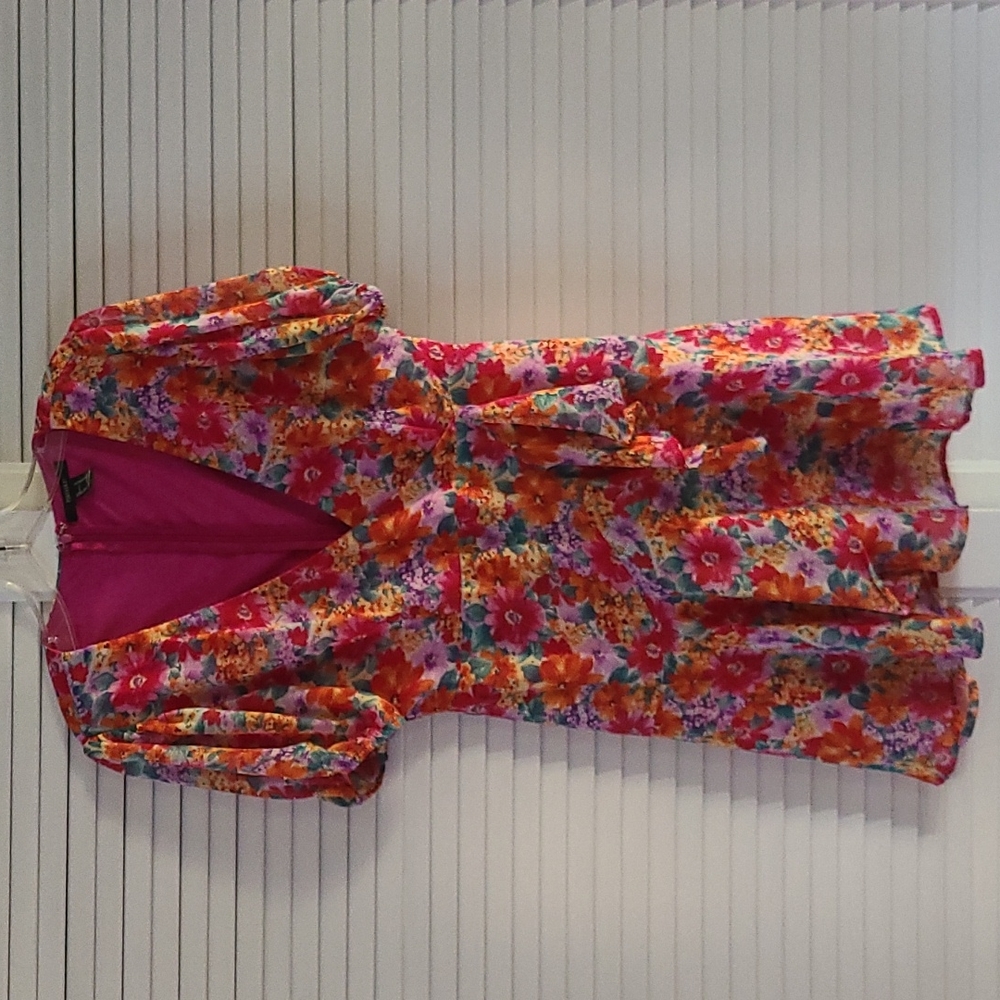 Forever 21 Floral Faux Wrap Short Sleeve Dress. Size M  Multicolor  Lined